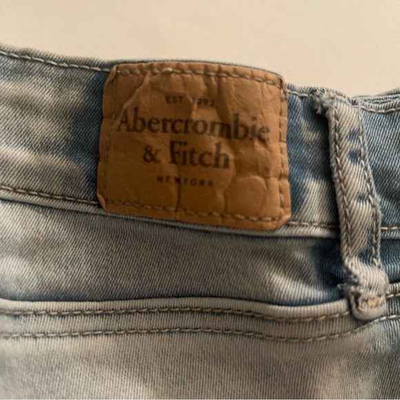 Abercrombie and Fitch Womens 25x26 Light Wash Denim Skinny Jeans Low Rise - Picture 2 of 12
